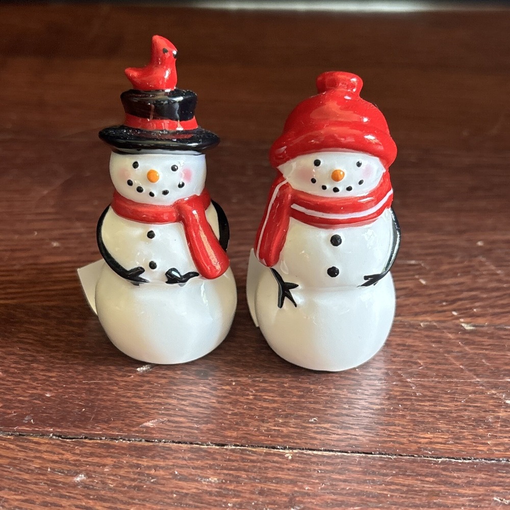 2024 Cracker Barrel Mini Salt & Pepper Shaker Set Christmas Snowman New
